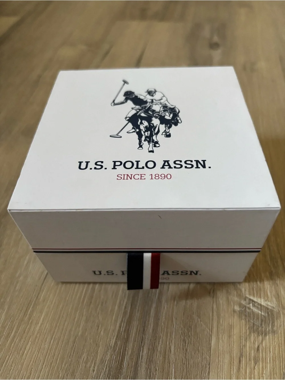 U.S. Polo Assn. Women's Black Dial Watch w/ Silver-Tone Bracelet Set. New in box - Picture 4 of 5